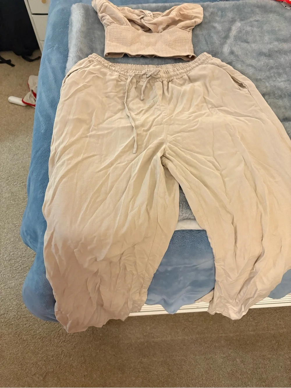 Blanco by Nature Women’s High-Waist Wide-Leg Pants in Light Beige and crop tank - Picture 10 of 10